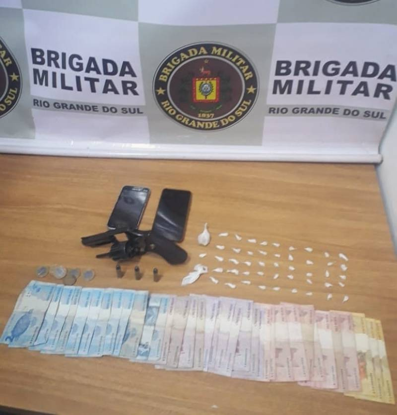 Casal é preso em flagrante no Bairro Tesche por tráfico de drogas em Santo Ângelo