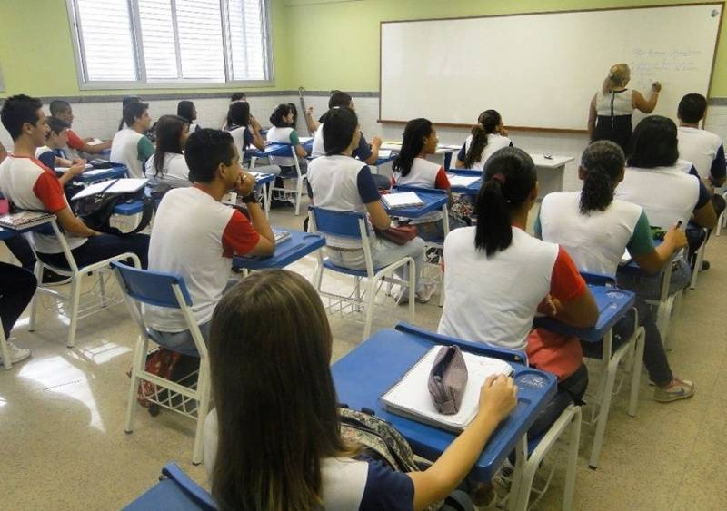Justiça indefere pedido de entidades e mantém aulas presenciais no Rio Grande do Sul