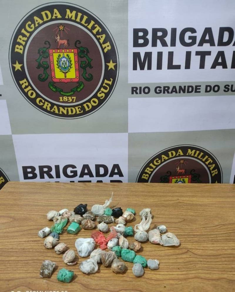 BM de Santo Ângelo prende dupla que arremessou droga para o interior do Presídio Regional
