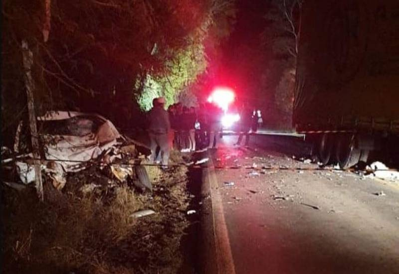 Jovem de 25 anos morre em grave acidente entre carro e caminhão na ERS-324