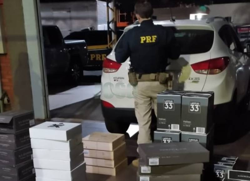 PRF apreende veículo de Santo Ângelo com carga de bebidas ilegais  
