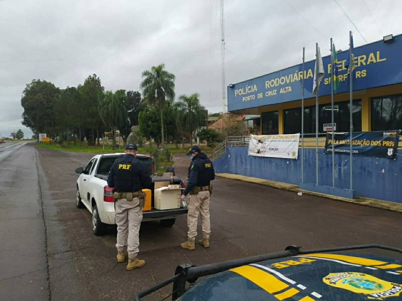 PRF apreende bebidas importadas ilegalmente em Cruz Alta
