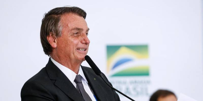 Bolsonaro está bem e vai ficar apenas em observação, diz ministro da Casa Civil