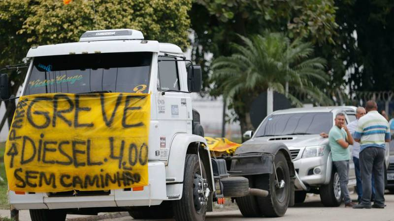 Greve de caminhoneiros é convocada para o dia 25 de julho