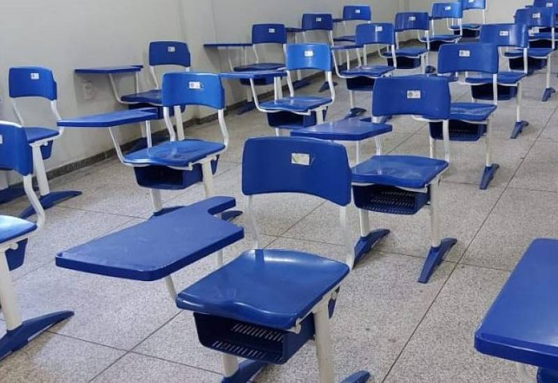 Governo federal elabora portaria para abertura de todas as escolas em agosto