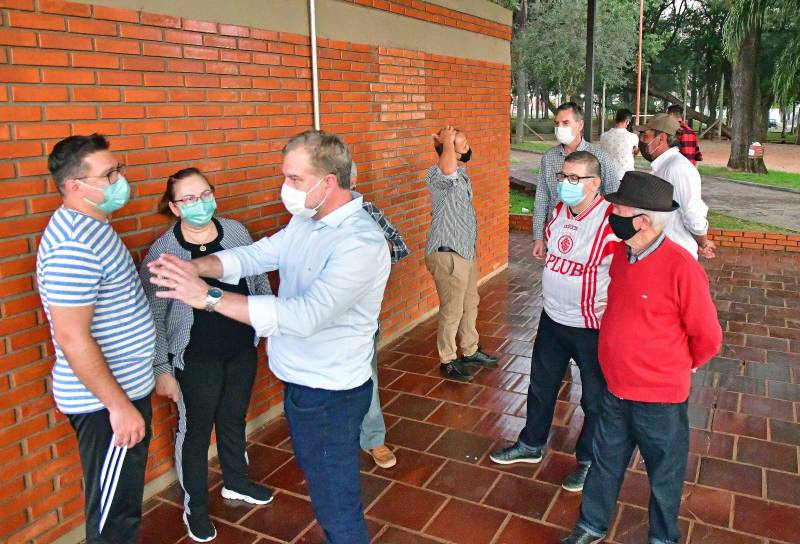 Prefeito reúne-se com empresários e moradores da Zona Norte