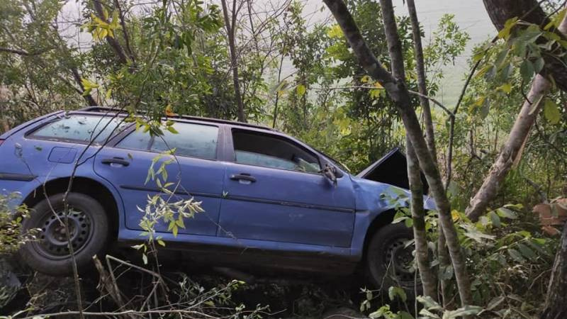 Veículo sai da pista no km 57 da RSC-472, entre Tenente Portela e Três Passos