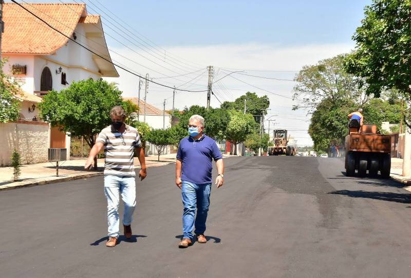 Governo asfalta trecho da Rua Marechal Deodoro
