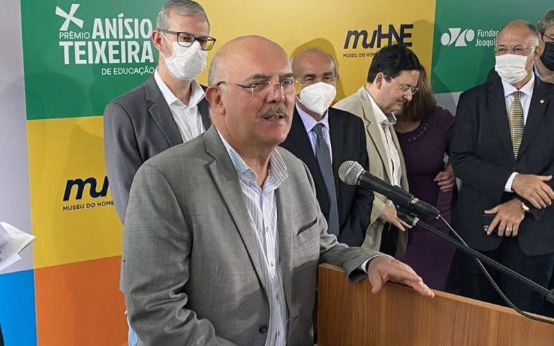 Ministro é criticado após dizer que há crianças com deficiência em que é impossível a convivência