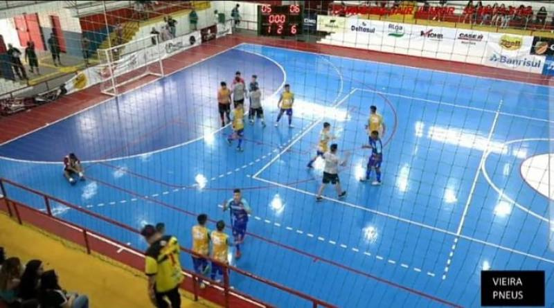 Sub-17 vence em Sobradinho e assume a liderança