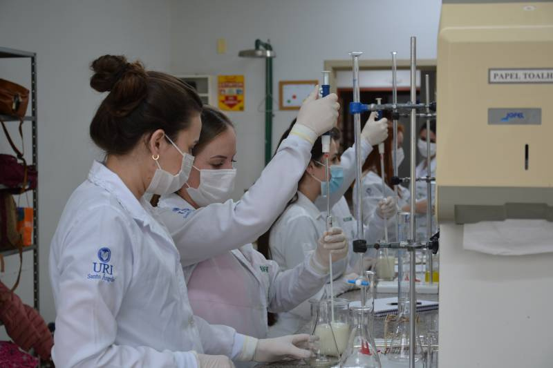 LabMissões da URI inicia análise de leite com equipamento da mais moderna tecnologia
