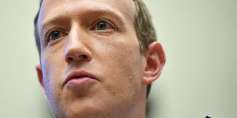 Mark Zuckerberg perde mais de R$ 38 bilhões com apagão do Facebook