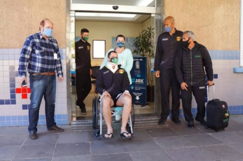 Árbitro do jogo entre Guarani e São Paulo-RG recebe alta hospitalar