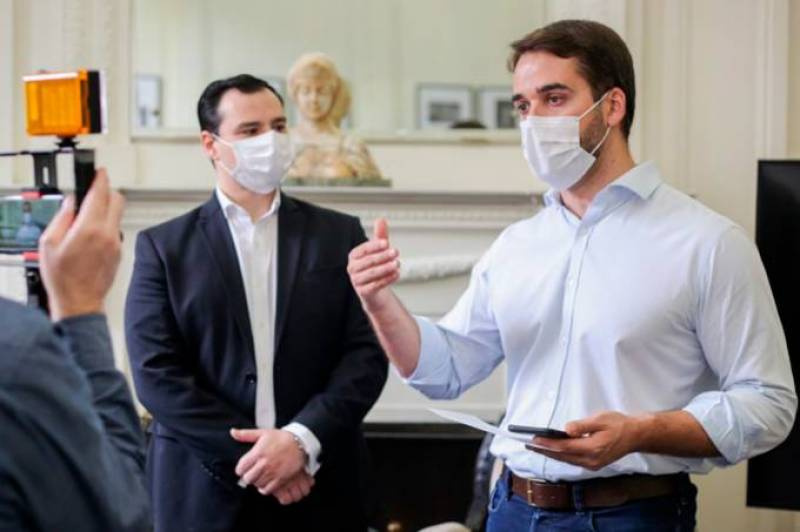 Governo do RS suspende cogestão e aumenta restrições a regiões na bandeira vermelha