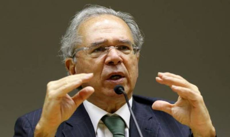 Dólar cai e bolsa reduz perdas após discurso do ministro da Economia