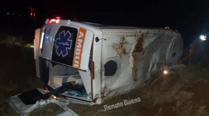 Acidente envolvendo ambulância de Saldanha Marinho na BR 285 em Santa Bárbara do Sul