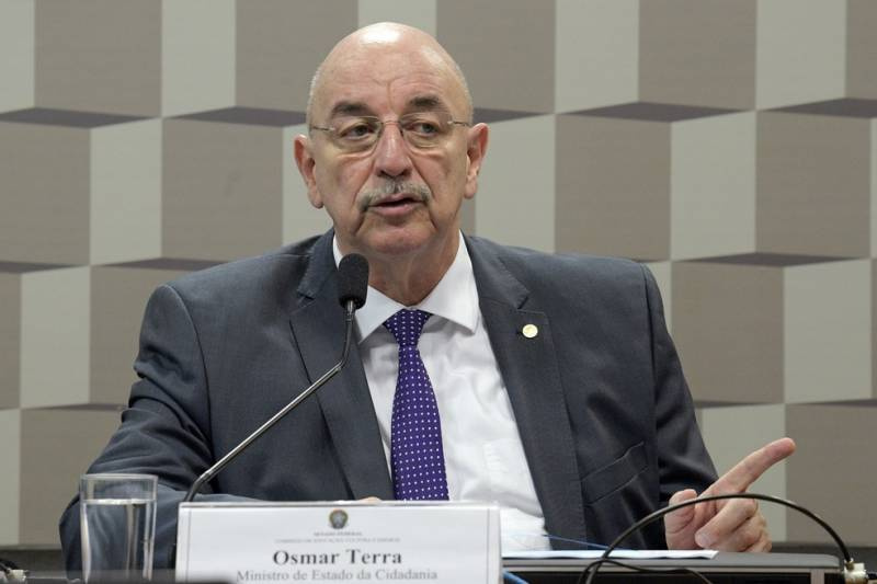 Deputado Osmar Terra tem alta do hospital após internação por Covid-19