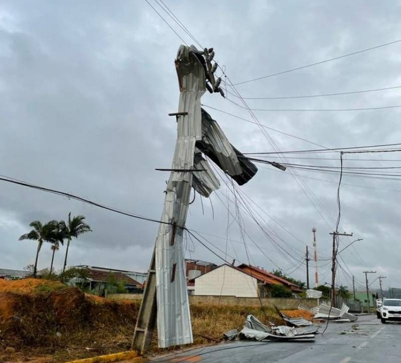 Temporal provoca alagamentos e prejuízos em SC