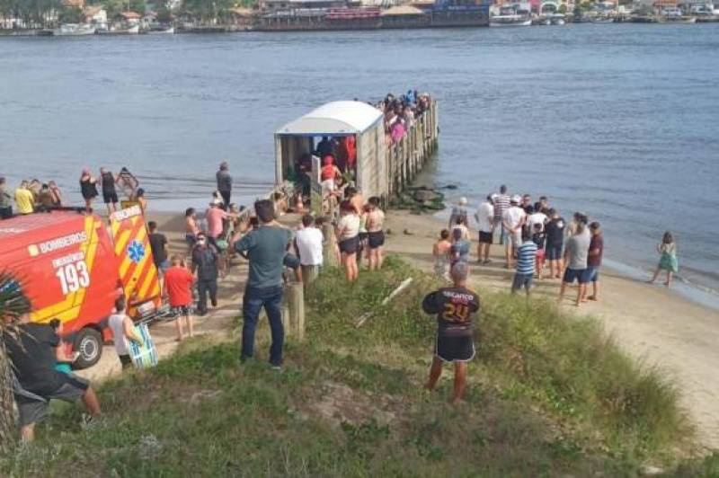 Lancha vira e deixa ao menos dois mortos em Santa Catarina; uma pessoa segue desaparec