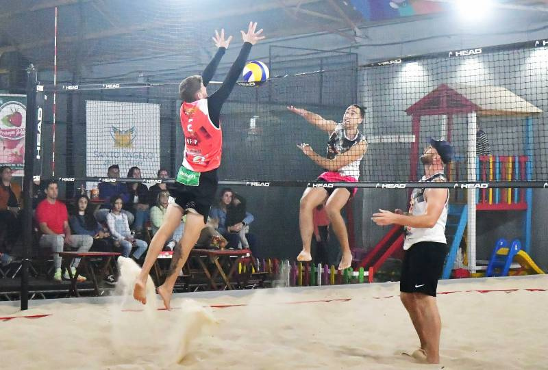 Copa Mercosul de Vôlei de Praia reuniu 40 duplas e grande público