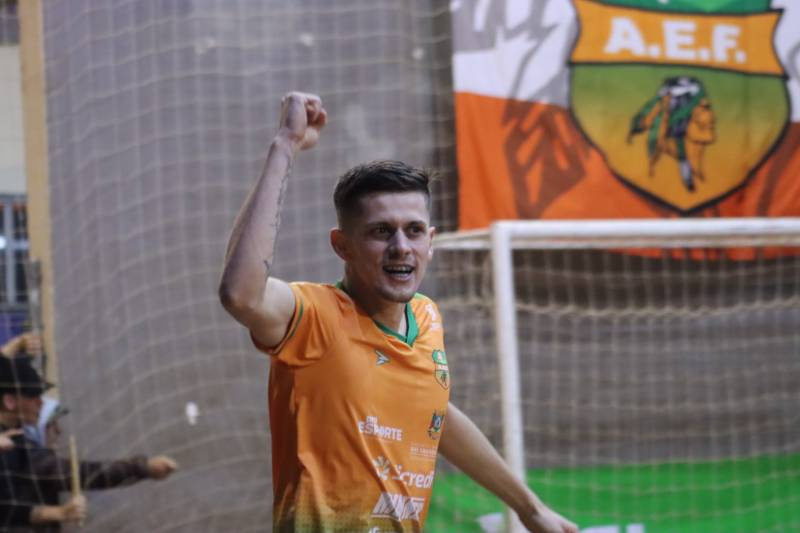 Entre-Ijuís volta a vencer e segue na liderança