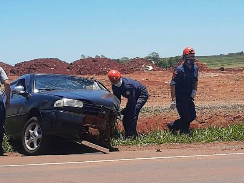 Acidente envolve automóvel e carreta na RS 344 em Santa Rosa