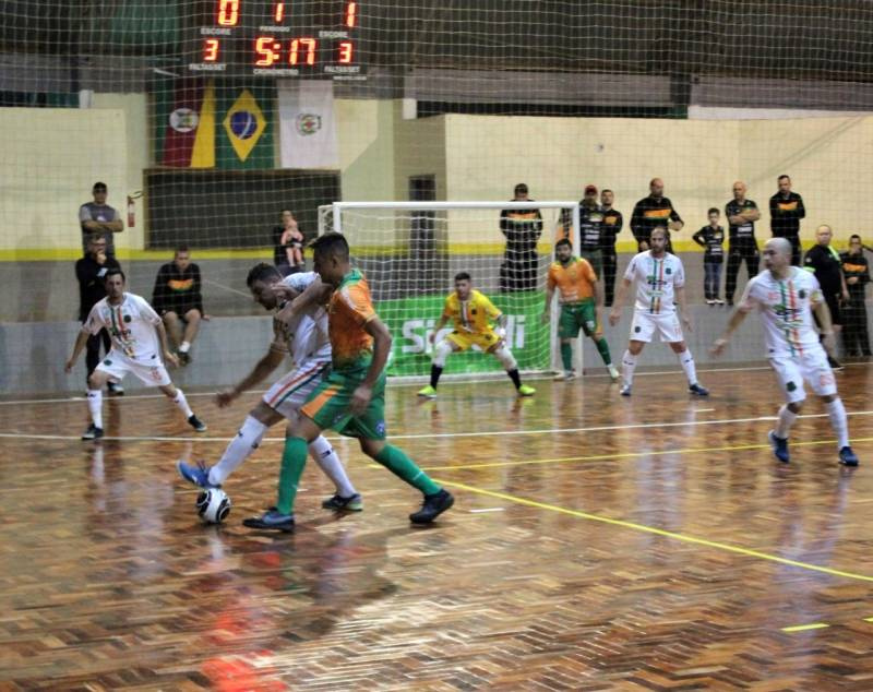 Entre-Ijuís Futsal vence de virada e mantém 100% em casa