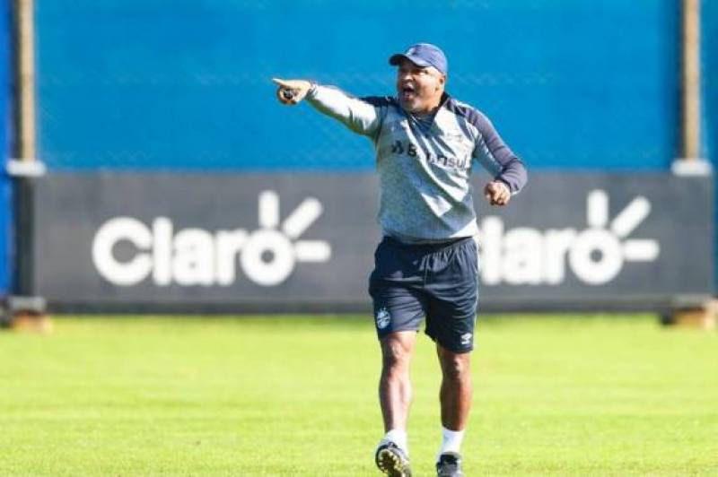 Roger Machado não é mais o técnico do Grêmio; Renato volta ao clube